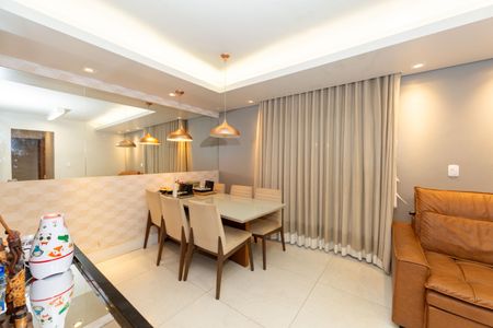 Apartamento à venda com 150m², 3 quartos e 2 vagas Apartamento à venda com 150m², 3 quartos e 2 vagasSala