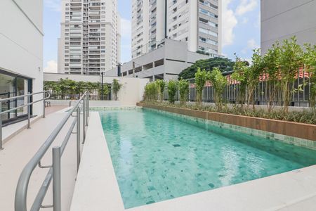 Apartamento à venda com 29m², 1 quarto e sem vaga Apartamento à venda com 29m², 1 quarto e sem vagaÁrea comum - Piscina