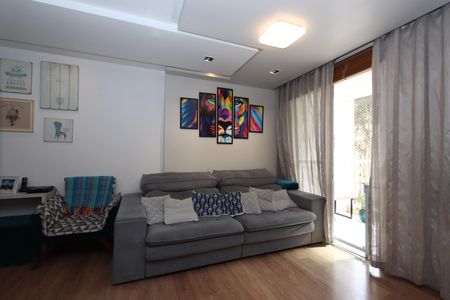 Apartamento à venda com 75m², 2 quartos e 2 vagasSala