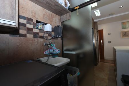 Apartamento à venda com 75m², 2 quartos e 2 vagasLavanderia