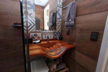 Apartamento à venda com 75m², 2 quartos e 2 vagasBanheiro Social