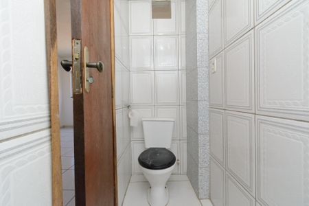 Banheiro Social de casa para alugar com 1 quarto, 40m² em Solar do Barreiro, Belo Horizonte