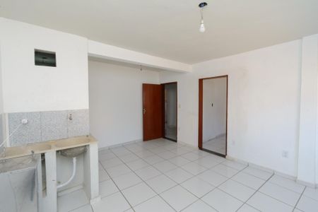 Sala/Cozinha de casa para alugar com 1 quarto, 40m² em Solar do Barreiro, Belo Horizonte