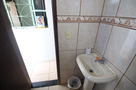 Casa à venda com 100m², 2 quartos e sem vagaBanheiro 2