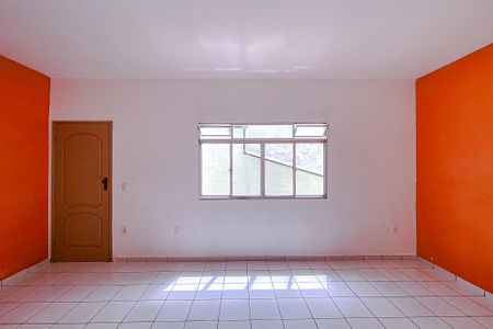 Sala de casa para alugar com 4 quartos, 190m² em Vila Invernada, São Paulo