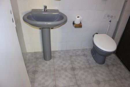 Casa à venda com 350m², 5 quartos e 3 vagasBanheiro da Suíte 1