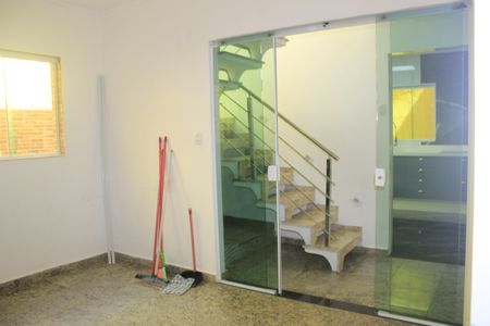 Casa à venda com 350m², 5 quartos e 3 vagasEscritório