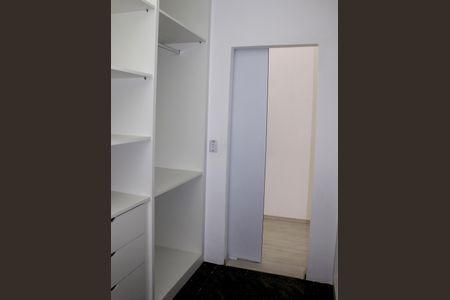 Casa à venda com 350m², 5 quartos e 3 vagasCloset da Suíte Master