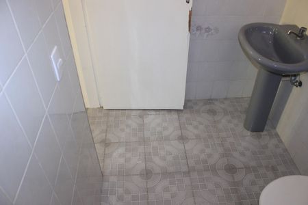 Casa à venda com 350m², 5 quartos e 3 vagasBanheiro da Suíte 1