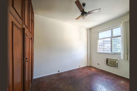 Apartamento à venda com 75m², 2 quartos e 1 vaga Apartamento à venda com 75m², 2 quartos e 1 vagaSuíte
