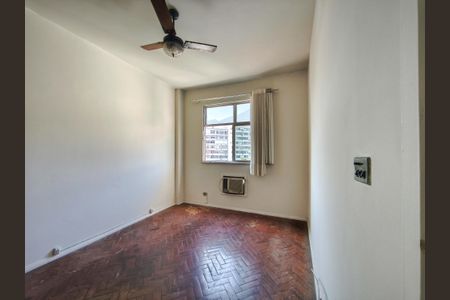 Apartamento à venda com 75m², 2 quartos e 1 vaga Apartamento à venda com 75m², 2 quartos e 1 vagaSuíte