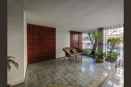Apartamento à venda com 75m², 2 quartos e 1 vaga Apartamento à venda com 75m², 2 quartos e 1 vagaFachada e portaria