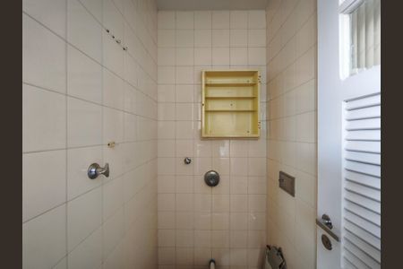 Apartamento à venda com 75m², 2 quartos e 1 vaga Apartamento à venda com 75m², 2 quartos e 1 vagaBanheiro de serviço