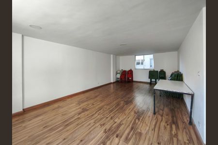 Apartamento à venda com 75m², 2 quartos e 1 vaga Apartamento à venda com 75m², 2 quartos e 1 vagaÁrea comum - Salão de festas