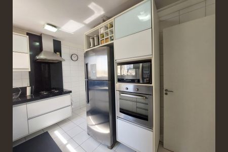 Apartamento à venda com 107m², 3 quartos e 2 vagasCozinha