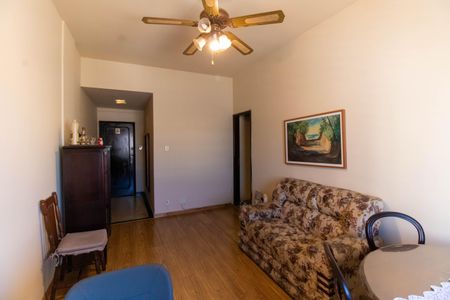 Apartamento à venda com 124m², 3 quartos e 1 vaga Apartamento à venda com 124m², 3 quartos e 1 vagaSala