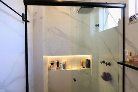 Apartamento à venda com 70m², 2 quartos e 2 vagas Apartamento à venda com 70m², 2 quartos e 2 vagasBanheiro da Suíte