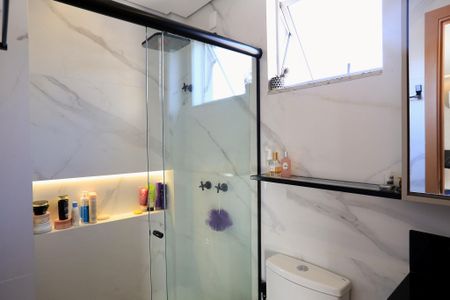 Apartamento à venda com 70m², 2 quartos e 2 vagas Apartamento à venda com 70m², 2 quartos e 2 vagasBanheiro da Suíte