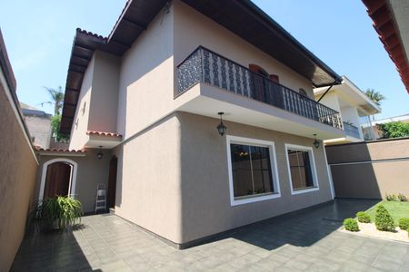 Casa à venda com 327m², 4 quartos e 4 vagasÁrea Externa