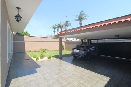 Casa à venda com 327m², 4 quartos e 4 vagasGaragem