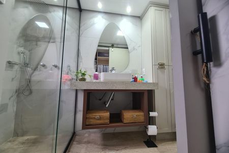 Apartamento à venda com 107m², 3 quartos e 2 vagasBanheiro da Suíte