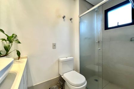 Apartamento à venda com 80m², 2 quartos e 3 vagas Apartamento à venda com 80m², 2 quartos e 3 vagasBanheiro da Suíte