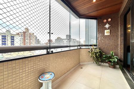 Apartamento à venda com 80m², 2 quartos e 3 vagas Apartamento à venda com 80m², 2 quartos e 3 vagasVaranda