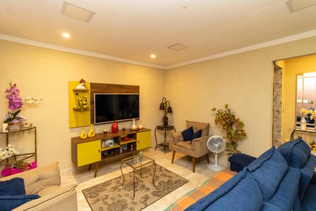 Casa à venda com 120m², 2 quartos e 2 vagasSala