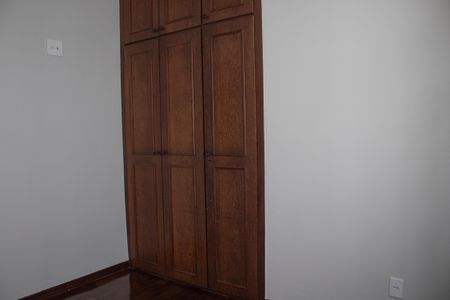 Apartamento à venda com 196m², 3 quartos e 2 vagas Apartamento à venda com 196m², 3 quartos e 2 vagasQuarto 1