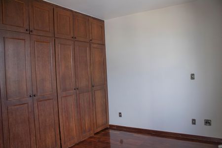 Apartamento à venda com 196m², 3 quartos e 2 vagas Apartamento à venda com 196m², 3 quartos e 2 vagasSuíte