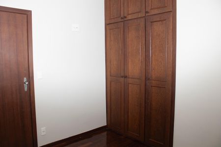 Apartamento à venda com 196m², 3 quartos e 2 vagas Apartamento à venda com 196m², 3 quartos e 2 vagasQuarto 1