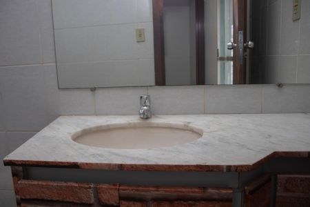 Apartamento à venda com 196m², 3 quartos e 2 vagas Apartamento à venda com 196m², 3 quartos e 2 vagasBanheiro Social 2