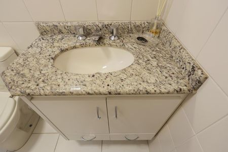 Apartamento à venda com 75m², 3 quartos e 1 vaga Apartamento à venda com 75m², 3 quartos e 1 vagaBanheiro da Suíte