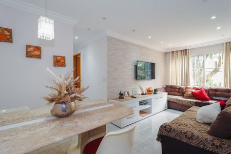 Sala de apartamento para alugar com 3 quartos, 74m² em Parque Pinheiros, Taboão da Serra