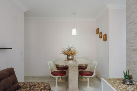 Sala de apartamento para alugar com 3 quartos, 74m² em Parque Pinheiros, Taboão da Serra