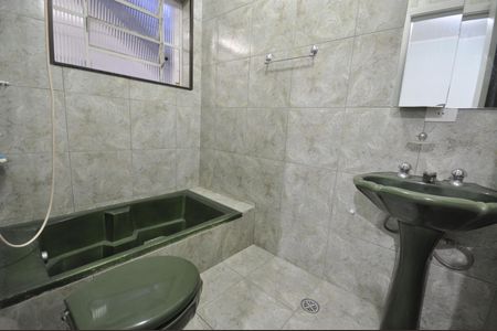 Casa para alugar com 370m², 4 quartos e 6 vagasBanheiro da Suíte 4