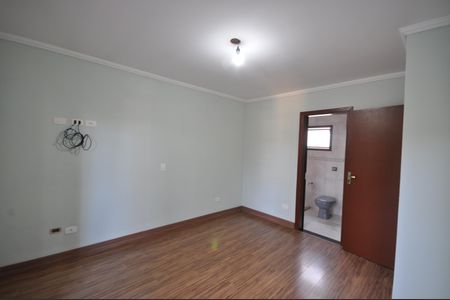 Casa para alugar com 370m², 4 quartos e 6 vagasSuíte 1