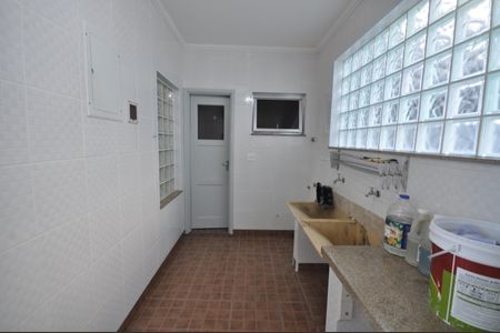 Casa para alugar com 370m², 4 quartos e 6 vagasÁrea de Serviço 1