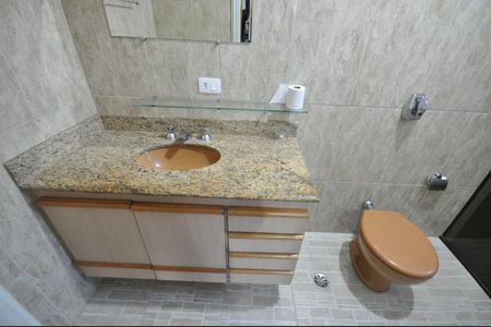 Casa para alugar com 370m², 4 quartos e 6 vagasBanheiro da Suíte 3