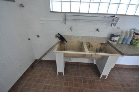 Casa para alugar com 370m², 4 quartos e 6 vagasÁrea de Serviço 1