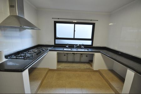 Casa para alugar com 370m², 4 quartos e 6 vagasCozinha