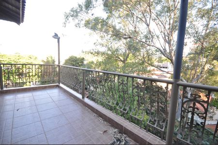 Casa para alugar com 370m², 4 quartos e 6 vagasSacada da Suíte 1