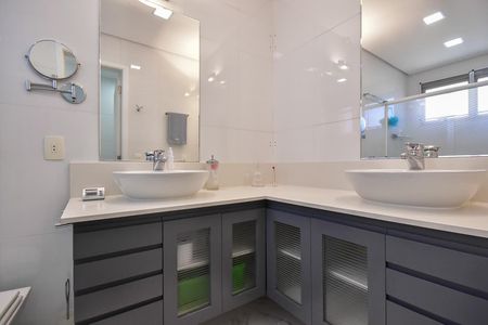 Apartamento à venda com 157m², 3 quartos e 4 vagasBanheiro Suíte