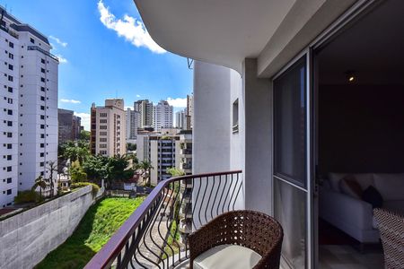 Apartamento à venda com 157m², 3 quartos e 4 vagasVaranda