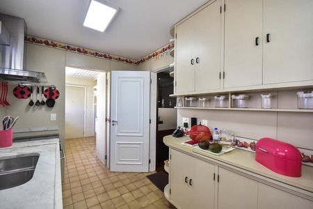 Apartamento à venda com 157m², 3 quartos e 4 vagasCozinha