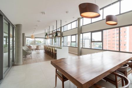 Apartamento à venda com 32m², 1 quarto e 1 vaga Apartamento à venda com 32m², 1 quarto e 1 vagaÁrea comum - Salão de festas