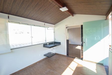 Escritório de casa para alugar com 4 quartos, 245m² em Fonte Grande, Contagem