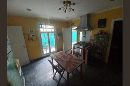 Casa à venda com 6 quartos, 600m² em Jardim Vitoria Regia, São Paulo