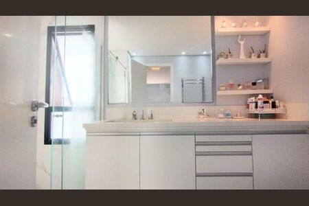 Apartamento à venda com 3 quartos, 145m² em Jardim das Acacias, São Paulo