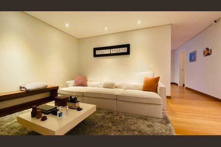 Casa à venda com 4 quartos, 525m² em Jardim Cordeiro, São Paulo